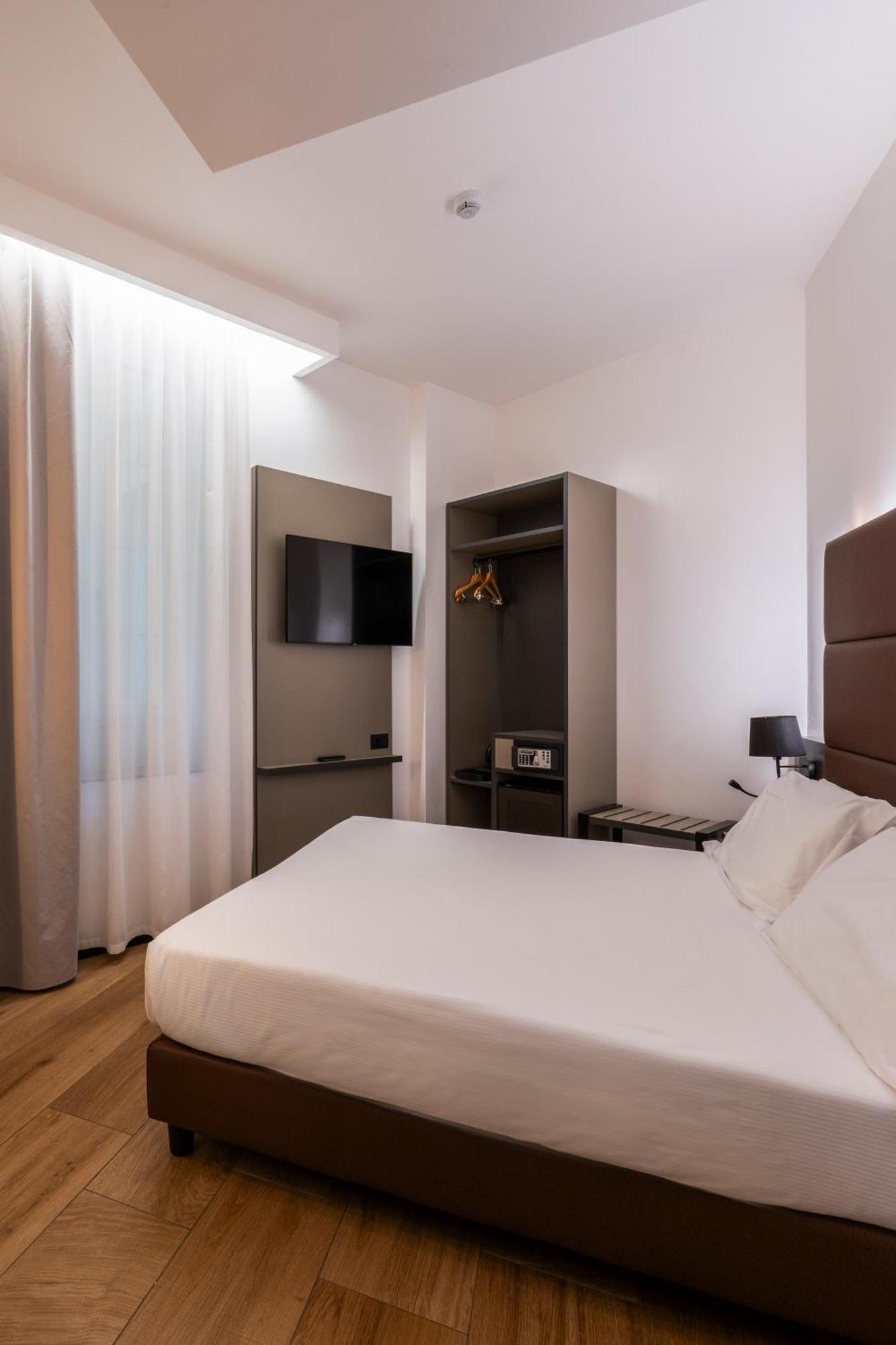 London Hotel Milánó Kültér fotó