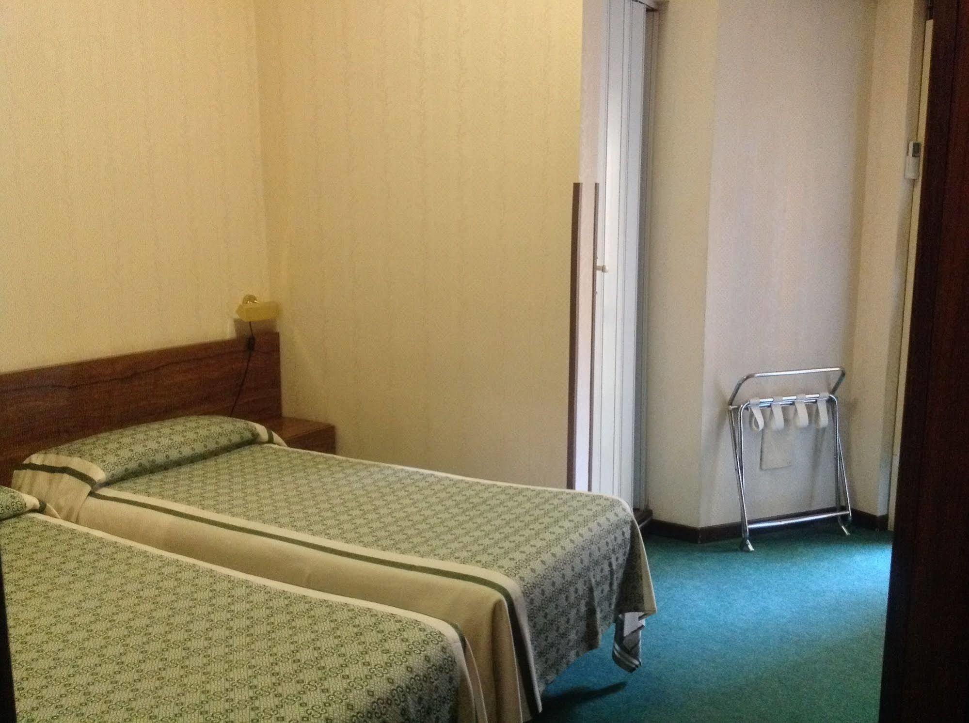 London Hotel Milánó Kültér fotó
