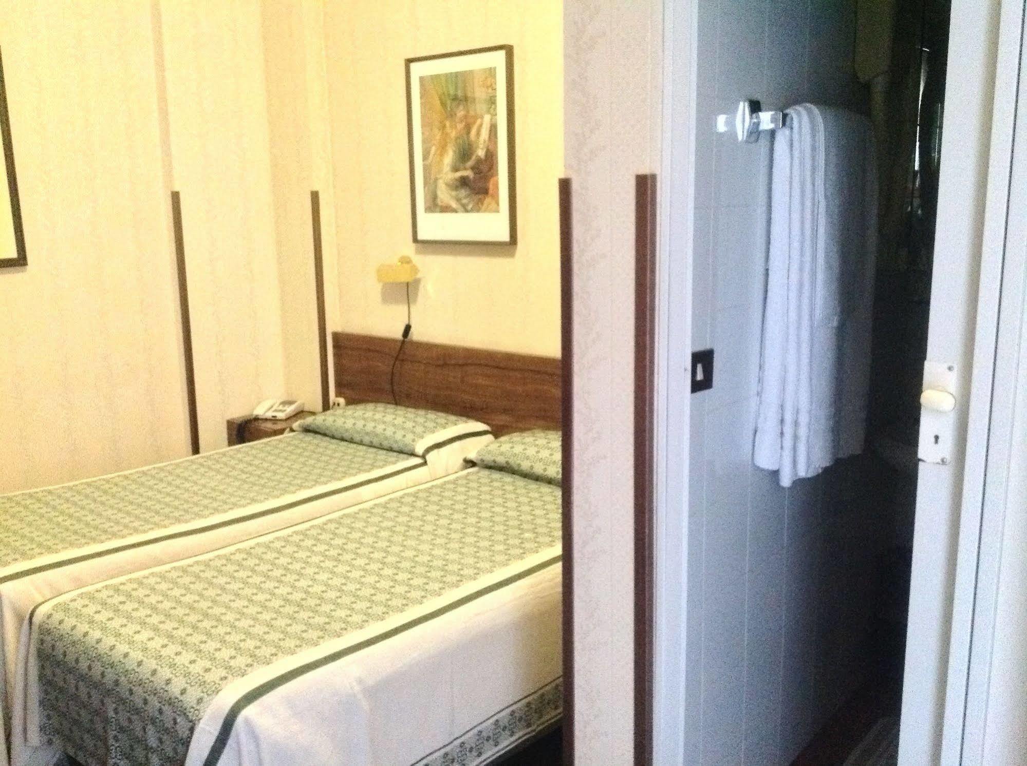 London Hotel Milánó Kültér fotó